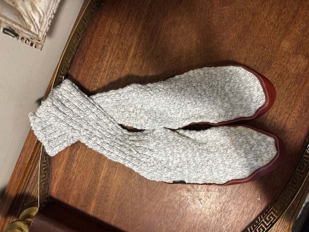 Acorn Original Slipper Sock Grey Knit Leather Sole Size M 6-7 W 7.5-8.5